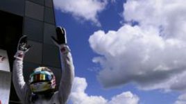 Квят вернулся в очки, Хэмилтон победил дома