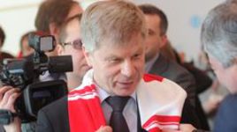 "Интересно, за кого болел Толстых в Суперкубке?"
