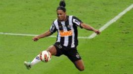 Гений за 6 миллионов. Как "СЭ" предложил Роналдинью "Тереку", "Мордовии" и "Уралу"