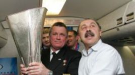 Валерий ГАЗЗАЕВ с Кубком УЕФА.