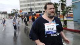 В сутане и в килте: самые необычные марафонцы мира