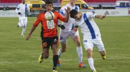 "Анжи" притормозил дерзкого дебютанта.  На вершине - Томск и Самара