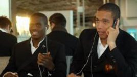 Игроки бельгийского "Стандарда": защитник Тома ФИБЕЛЬ (слева) и полузащитник Аксель ВИТСЕЛЬ.