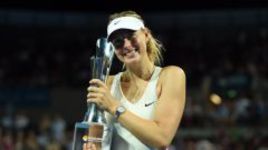 Титул в Брисбене приблизил Шарапову к Уильямс