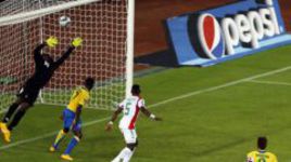 Обамеянг равняется на Дрогба и Это'О