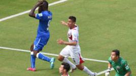 Самые популярные твиты о футболе-2014.  От пожеланий Пеле до королевских поцелуев Балотелли