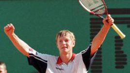 9 июня 1996 года. Париж. 22-летний Евгений КАФЕЛЬНИКОВ - победитель Roland Garros. Нынешним российским теннисистам такого возраста о победе на турнире "Большого шлема" остается только мечтать.