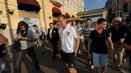 Заезд сборной России в отель перед матчем с Сербией