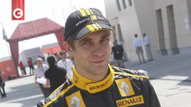 Петров остается в "королевских гонках"