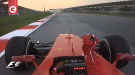 Дождь сыграл на руку "Феррари" Алонсо