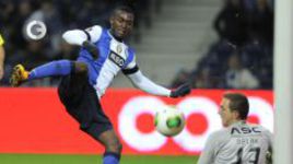 "Порту" и "Бенфика" оборотов не сбавляют