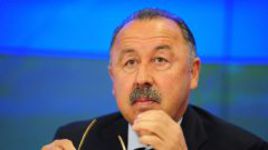 "С Новым годом!": Валерий Газзаев