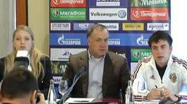 Московская пресс-конференция Дика Адвоката перед товарищеским матчем с Ираном в ОАЭ