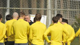 "Анжи" продолжит путь в премьер-лигу?