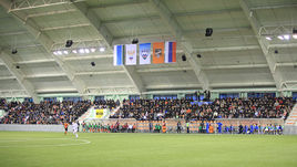 Футбольный манеж, где иногда выступает