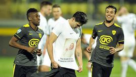 "Анжи" ушел в отрыв