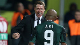 Главный тренер "Краснодара" Олег КОНОНОВ и бразильский нападающий АРИ.