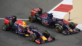 Квят отыгрывает восемь позиций, но отстает на круг