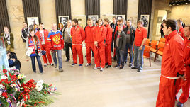 Третьяк и Ковальчук поздравили ветеранов