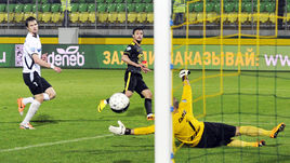 "Анжи" и "Крылья" уже в стыках. Как минимум