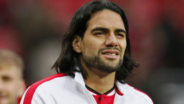 Фалькао выбирает между Лондоном и Турином, Хедира вместо Пирло, Санчес зовет Видаля в "Арсенал"