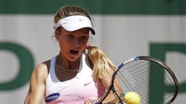 Сегодня. Париж. Анна КАЛИНСКАЯ уступила в финале юниорского Roland Garros испанке Пауле Бадоса Хиберт – 3:6, 3:6.