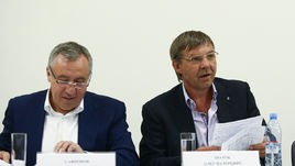 Олег Знарок: "10 человек в НХЛ уезжают. Надо новую команду собирать"