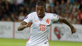 Вайналдум не захотел в "Зенит", дуэт Агуэро – Икарди в "Реале" 