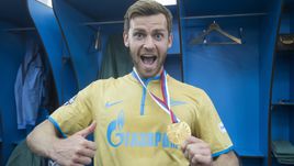 Чех переедет на "Эмирейтс", Ломбертса зовут в "Галатасарай"