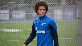 Витсель оказался между "Миланом" и "Ювентусом", Панюкова ждут во Франции