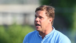 Карпин летит в Хабаровск, "Арсенал" едет к Радимову