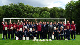 Симонян поделился опытом с молодежкой