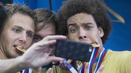 "Юве" вспомнил о Витселе, "Интер" забыл о Кришито, М'Вила едет к Адвокату