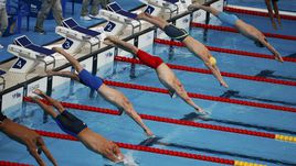 Пловцы приступили к гонкам на выбывание