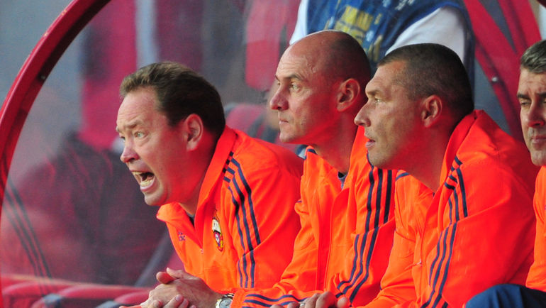 Леонид СЛУЦКИЙ (слева) будет работать с Сергеем ОВЧИННИКОВЫМ (справа) в клубе и сборной, а в ЦСКА их будет страховать Виктор ОНОПКО. Фото Александр ФЕДОРОВ,