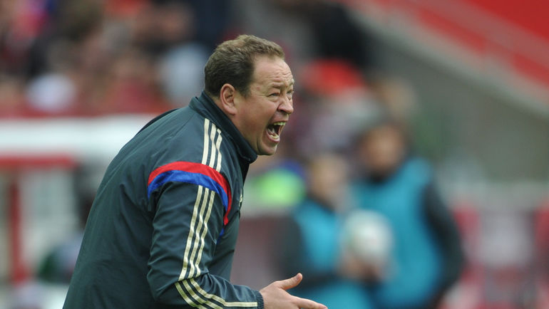 В пятницу было объявлено о назначении наставника ЦСКА Леонида СЛУЦКОГО на пост главного тренера сборной России. Министр спорта страны Виталий Мутко заявил: красно-синие не требовали от Минспорта или РФС никаких преференций. Фото Александр ФЕДОРОВ,