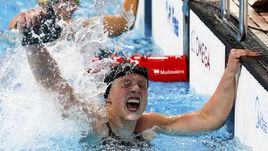 Герои 16-го дня ЧМ-2015 в Казани.  От рекордсменки Ледеки до отца Чада ле Кло