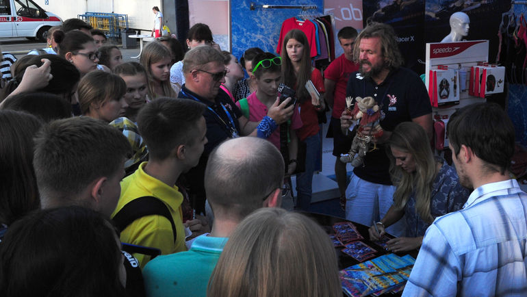 Среда. Москва. Автографсессия Юлии ЕФИМОВОЙ. Фото Никита УСПЕНСКИЙ,