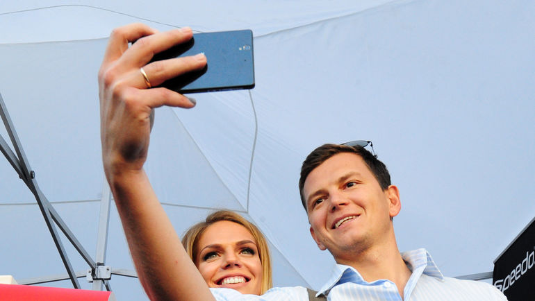 Среда. Москва. Селфи с Юлией ЕФИМОВОЙ. Фото Никита УСПЕНСКИЙ,