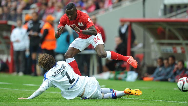 Квинси ПРОМЕС против Мариу ФЕРНАНДЕСА. Фото Федор УСПЕНСКИЙ,