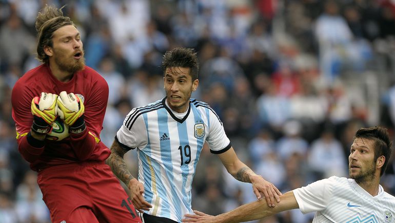 Вид БЕЛЕЦ (слева). Фото AFP