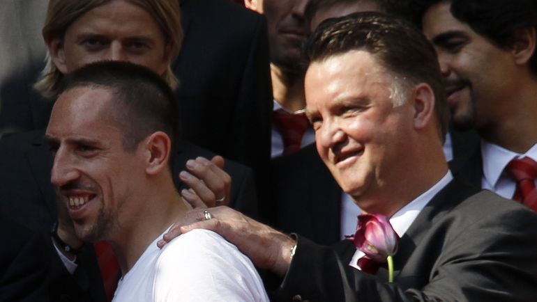 Франк РИБЕРИ и Лиу ВАН ГАЛ. Фото REUTERS