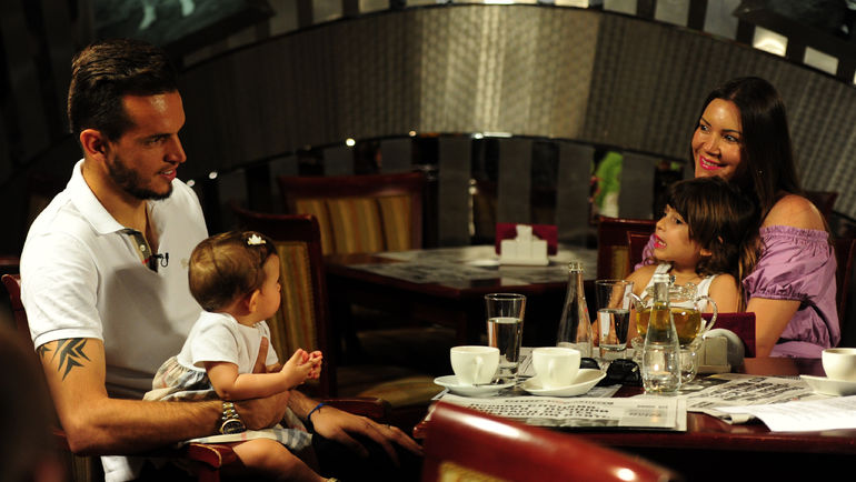 Четверг. Москва. ГИЛЬЕРМЕ с женой и детьми. Фото Никита УСПЕНСКИЙ,