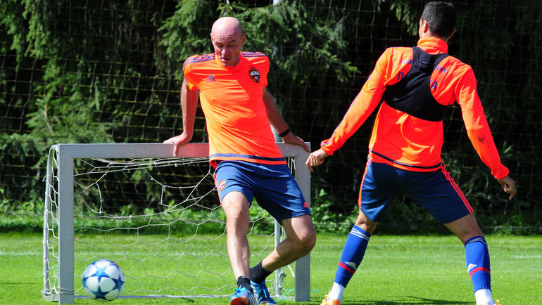 Виктор ОНОПКО играет против Георгия МИЛАНОВА. Фото Никита УСПЕНСКИЙ,