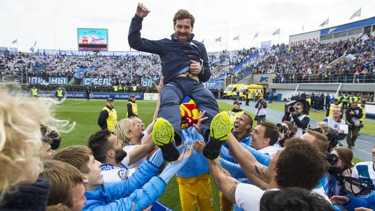 Зенитовцы поздравляют с чемпионством Андре ВИЛЛАШ-БОАША. Фото Вячеслав ЕВДОКИМОВ, ФК