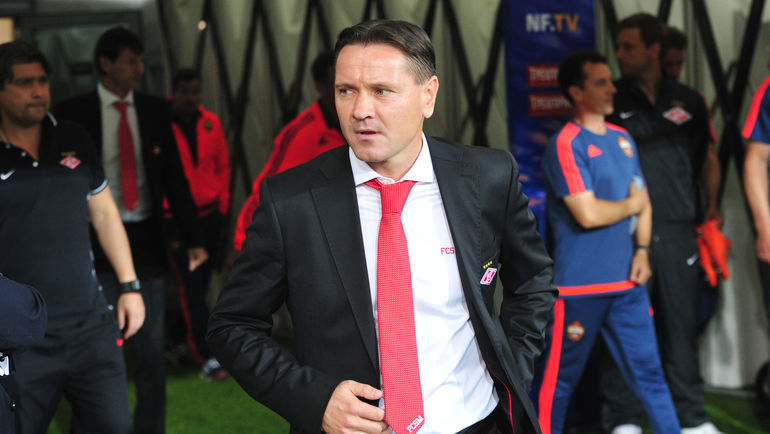 Главный тренер красно-белых Дмитрий АЛЕНИЧЕВ. Фото Александр ФЕДОРОВ,