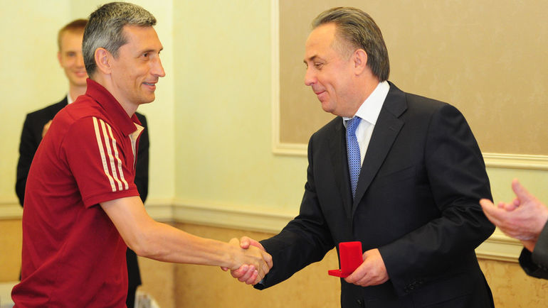 Дмитрий ХОМУХА и министр спорта России Виталий МУТКО. Фото Федор УСПЕНСКИЙ,
