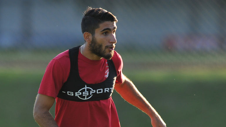 Полузащитник