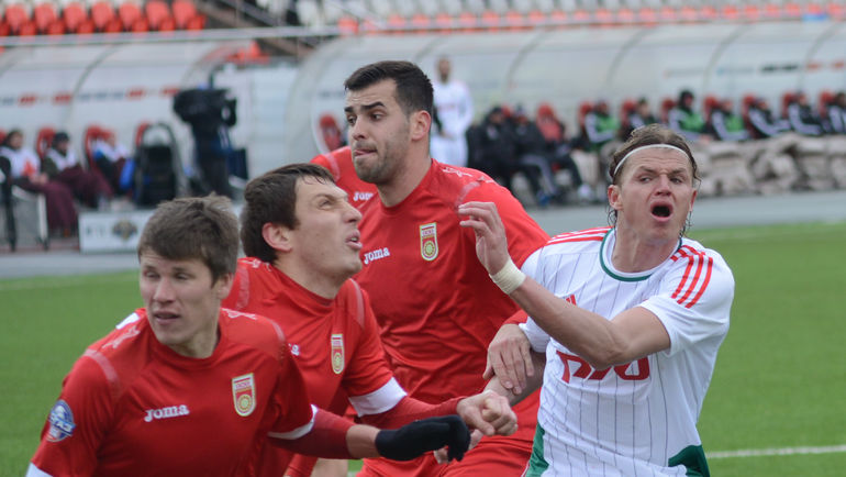 Дмитрий ТАРАСОВ (слева) может сыграть с