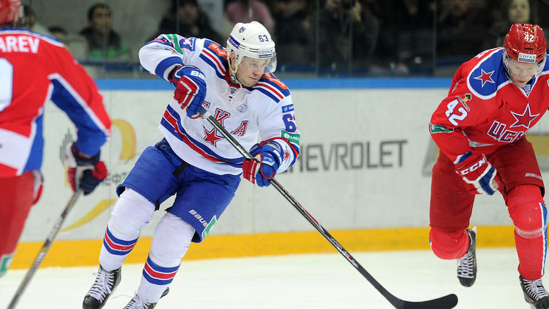 Нападающий СКА Евгений ДАДОНОВ. Фото Алексей ИВАНОВ,